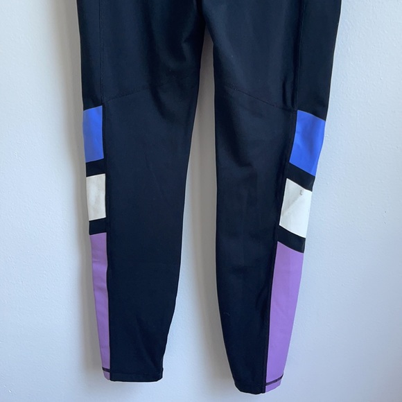 Gap fit black out technology leggings - Picture 6 of 8